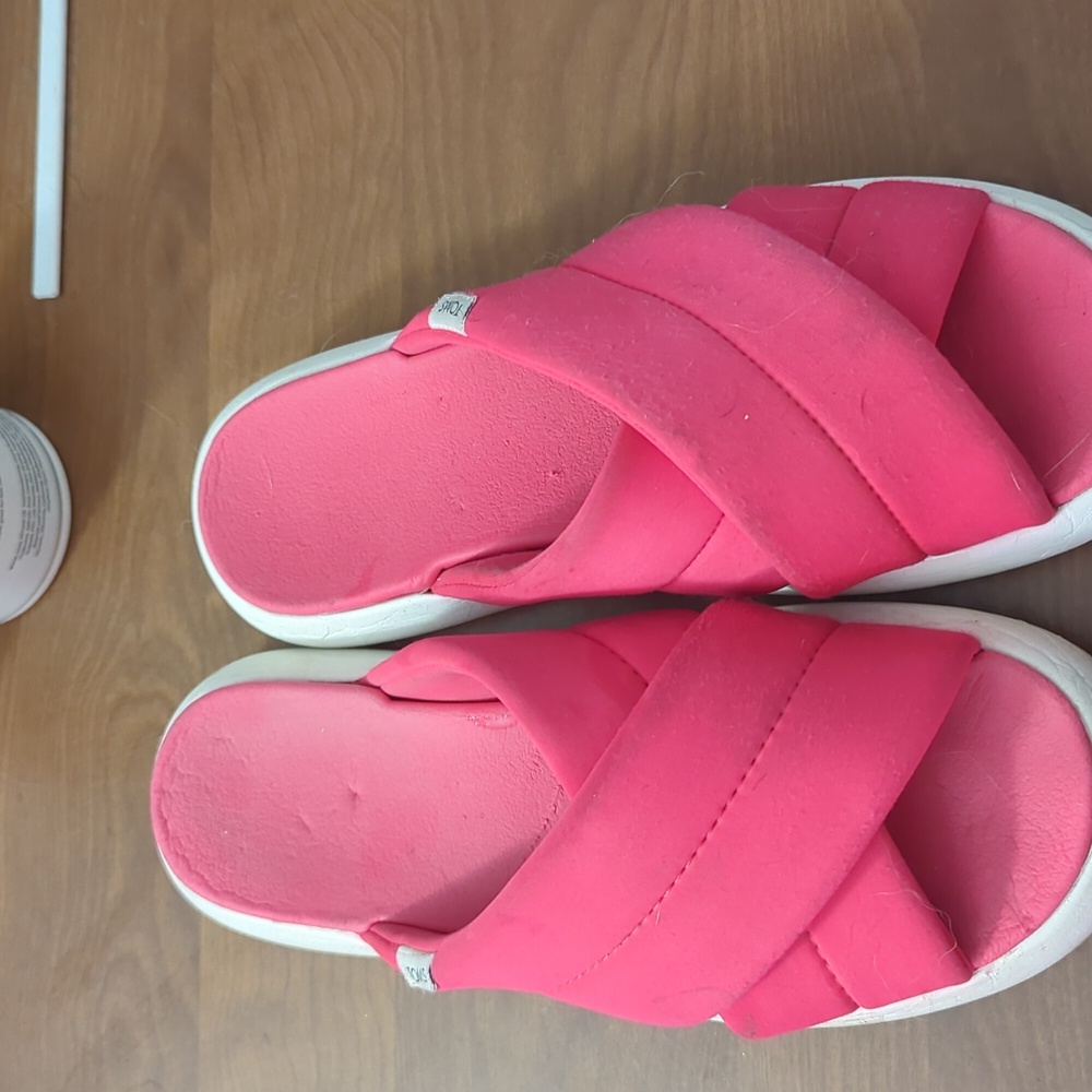 Hot pink tom slip-ons